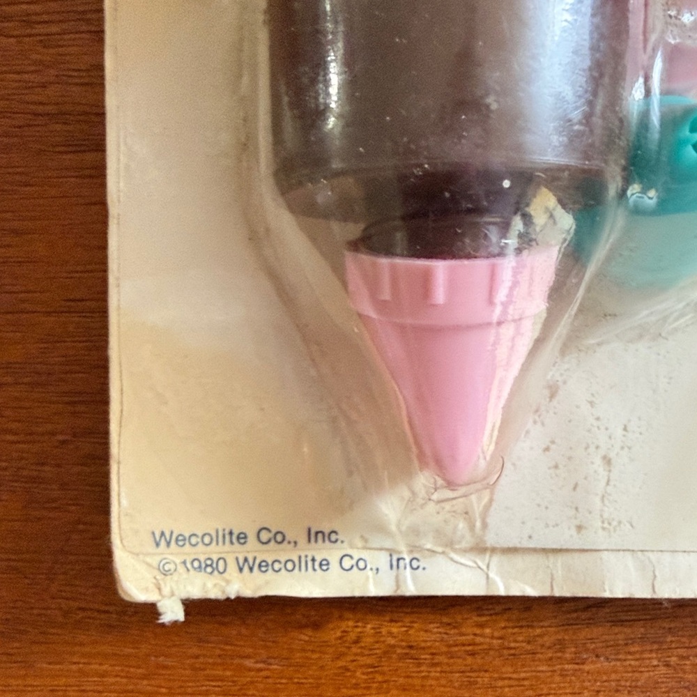 vintage Cake & Pastry Decorator - Brown and Pink - Picture 4 of 10